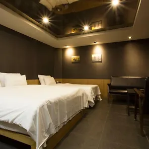 Hotel Cherry Seoul
