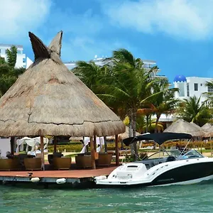 Курортный комплекс Sunset Marina & Yacht Club